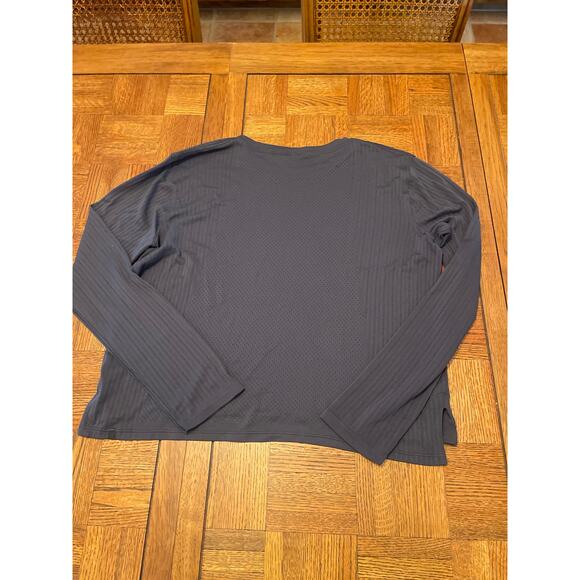 Lululemon long sleeve pullover - Picture 3 of 3